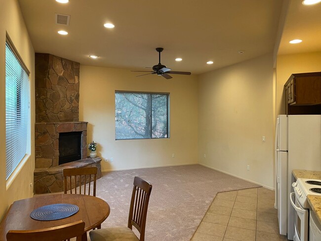 Building Photo - 250 B Kachina Drive, Sedona, AZ 86336, Lease-Only Service