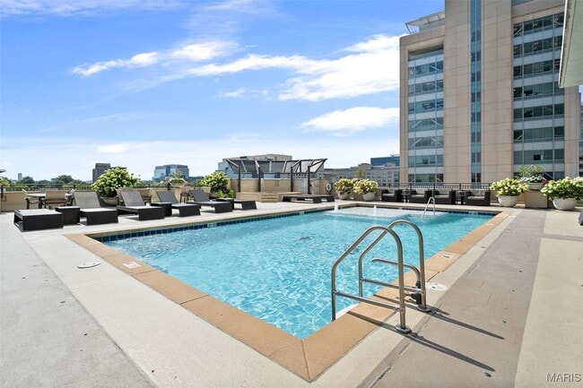 Building Photo - 4909 Laclede Ave