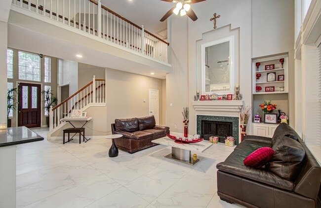 Building Photo - 12427 Shadycrest Dr