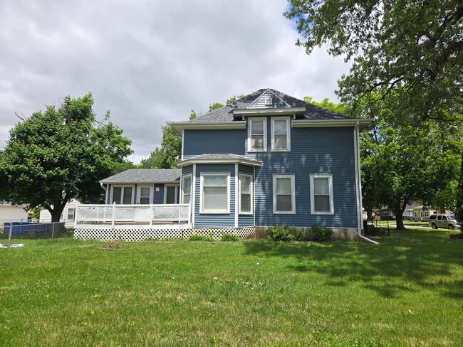 Primary Photo - 607 East 7th St N