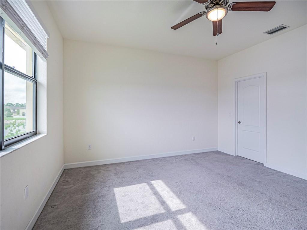 Building Photo - 10092 W Villa Cir