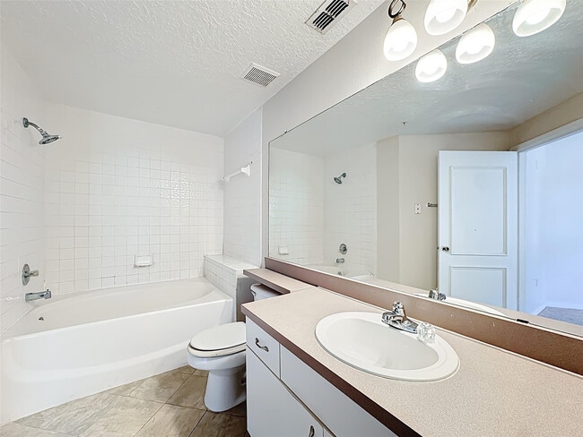 Building Photo - 5560 Metrowest Blvd