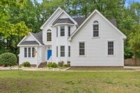 Building Photo - 5BR/3BA with Fresh Paint and New Carpet in...