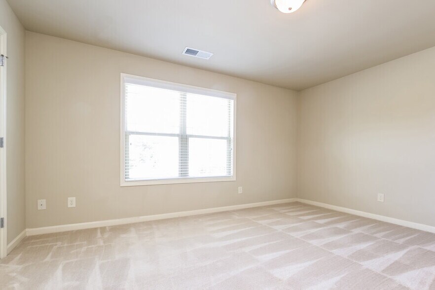 Building Photo - 1415 Kilchis Falls Way