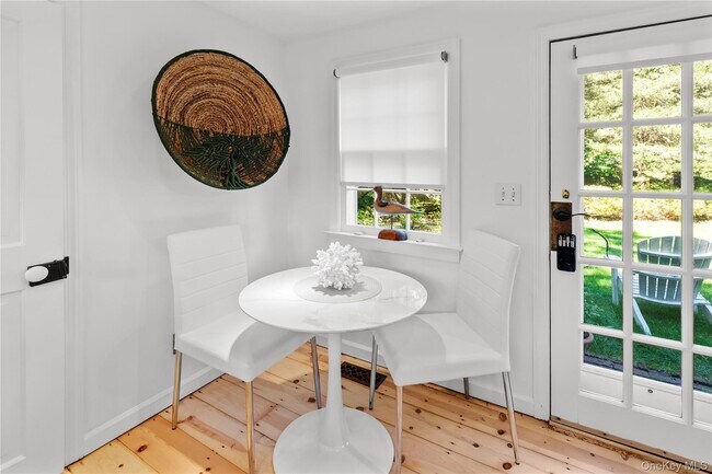 Building Photo - 197 Hog Creek Rd