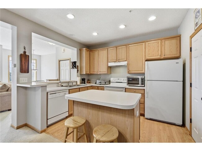 Building Photo - 13905 54th Ave N