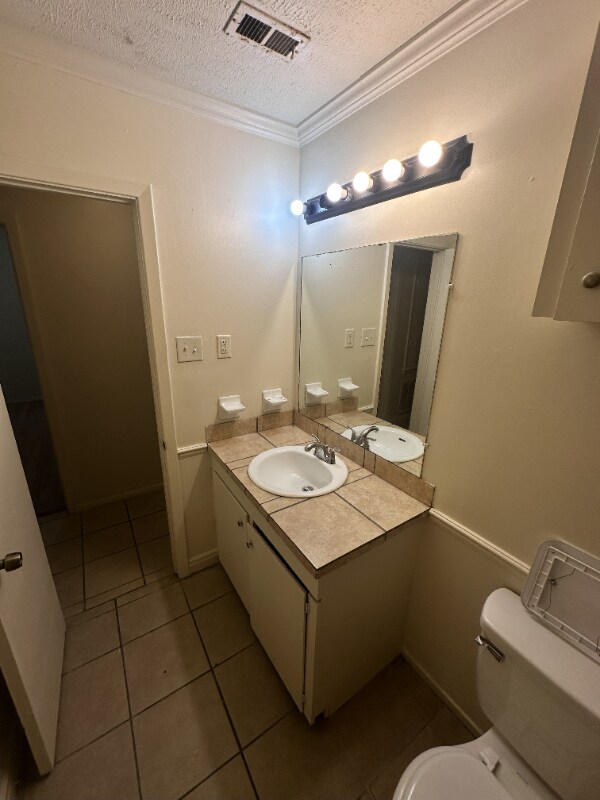 Building Photo - 106 E Woodcrest Dr