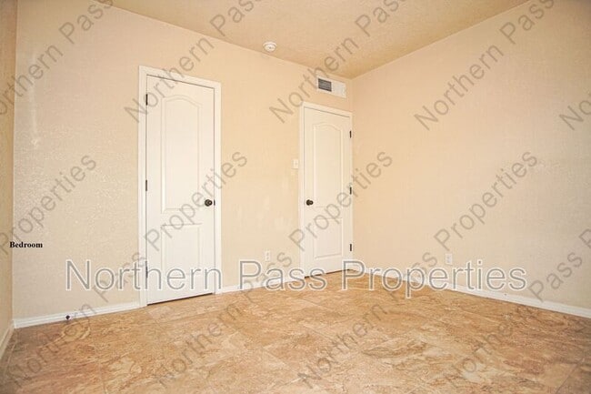 Building Photo - 2866 Grant 6