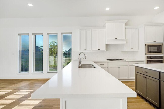Building Photo - 15906 Golden Trails Ct
