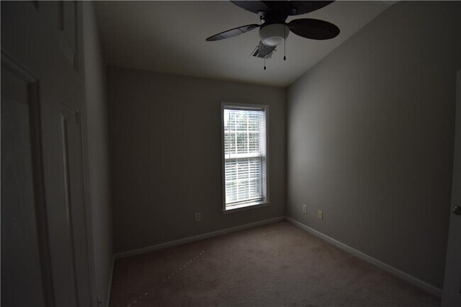 Building Photo - 1002 Thornborough Dr