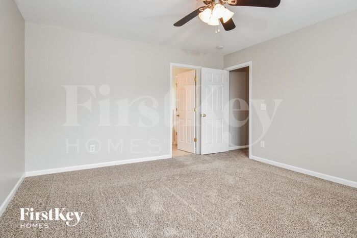 Building Photo - 6015 Trailshead Dr