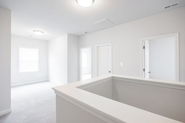 Building Photo - Beautiful 3 Bedroom Home on Corner Lot in ...