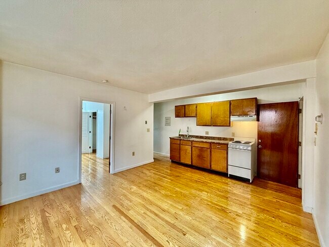 Building Photo - 21 Billings Rd