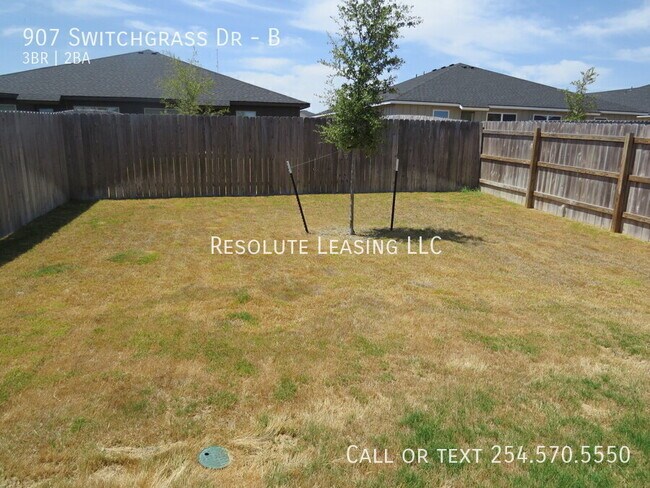 Building Photo - 907 Switchgrass Dr