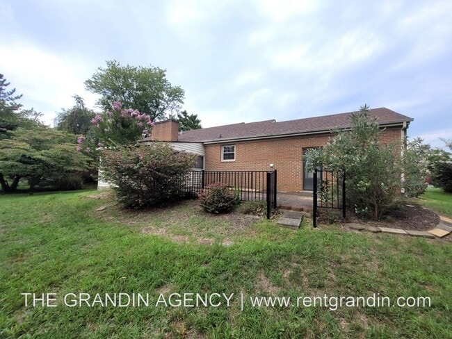 Building Photo - 312 Homeplace Dr