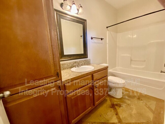 Building Photo - 888 S Kenilworth Pkwy