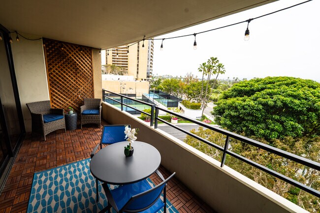 Building Photo - 4337 Marina City Dr