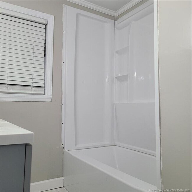 Building Photo - 1917 Catawba St