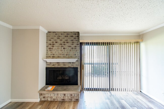 Building Photo - 14524 Walden Ct