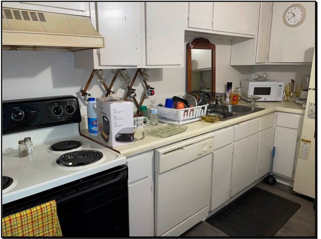 Building Photo - Spacious, affordable two bedroom townhouse just minutes from shopping and dining in Gastonia!