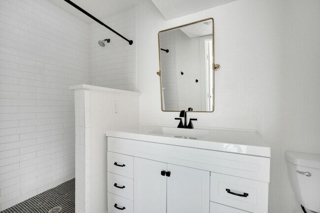 Building Photo - 3301 Yellowstone Dr