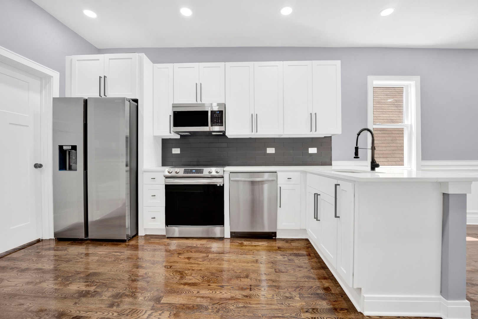 Building Photo - 1821 N Kedvale Ave