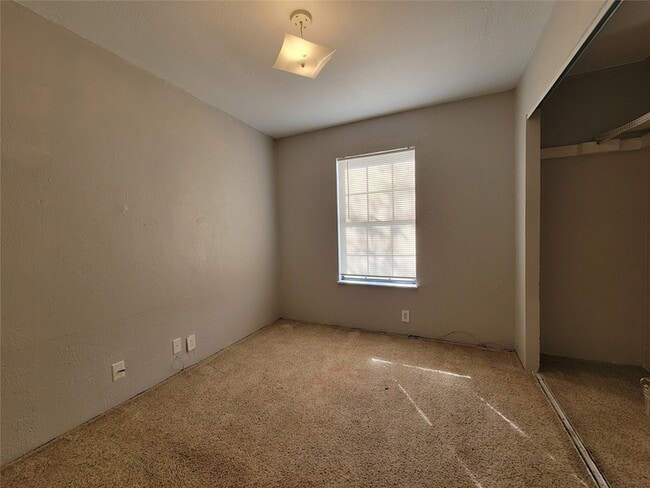 Building Photo - 1552 Cheyenne Rd