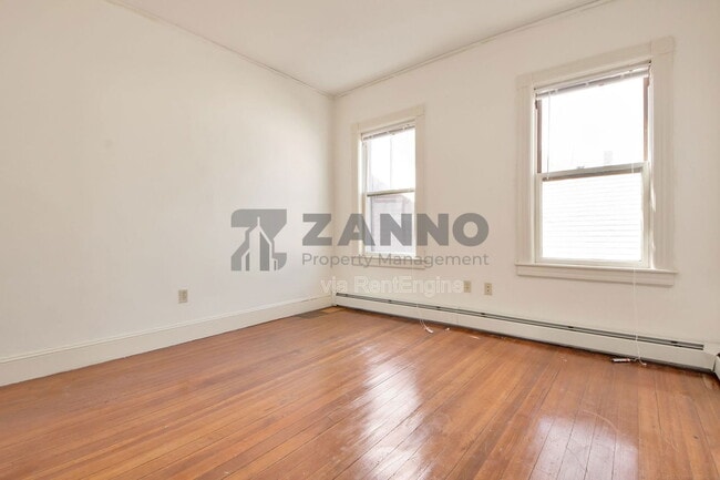 Building Photo - 19 Arnold St