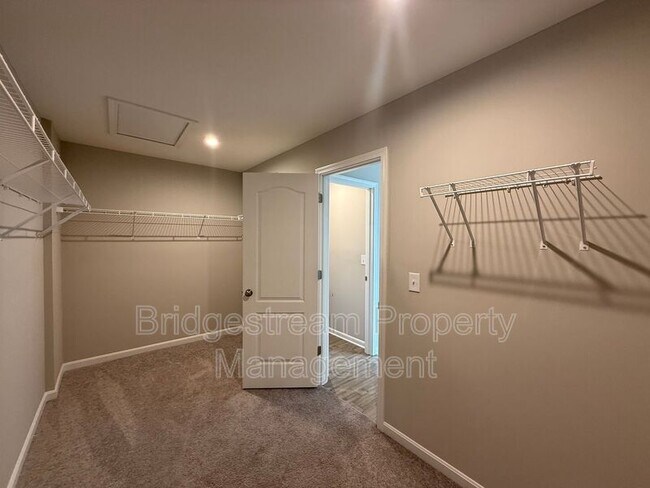 Building Photo - 766 Hunters Run Dr