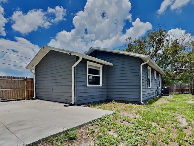 Building Photo - Newly Renovated Single Family Home | 3 BR/2BA | Fenced Backyard