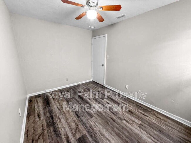 Building Photo - 3744 Estelle Ave