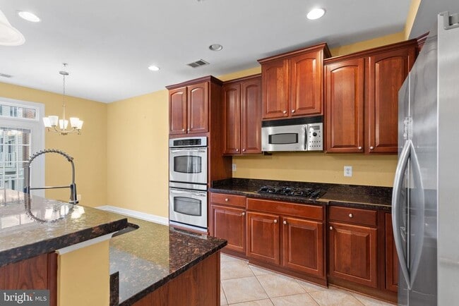 Building Photo - 3675 Spring Hollow Ln