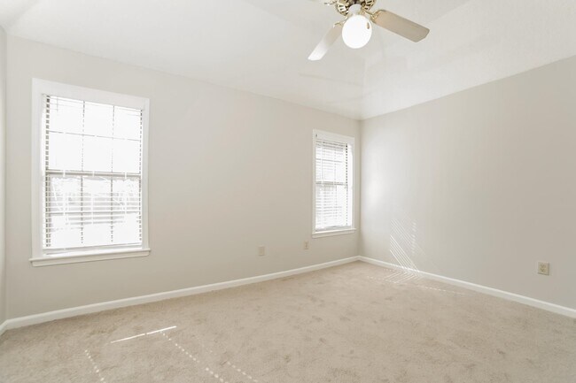 Building Photo - 6857 Dovefield Ln