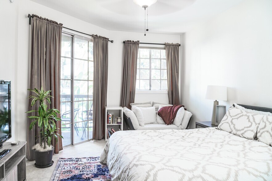 Plenty of light with Balcony 1 access - 10021 Tabor Street