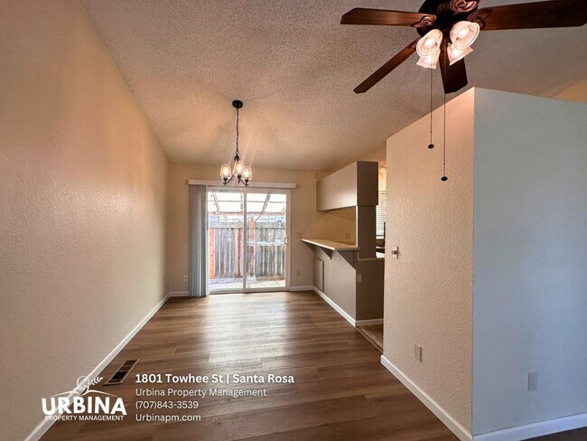 Building Photo - 1801 Towhee Dr