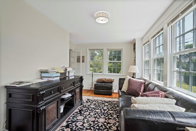 Building Photo - 30 Summit St