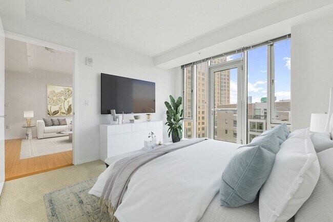 Building Photo - 2 Earhart St