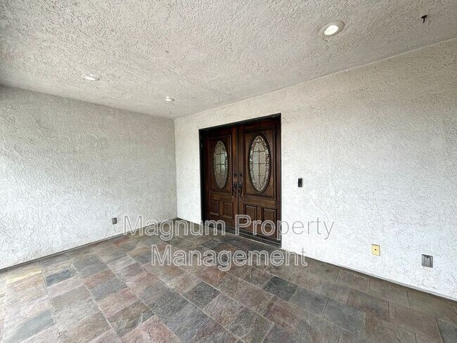 Building Photo - 23775 Cruise Cir Dr