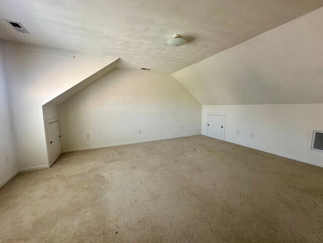 Building Photo - 905 Laconia Ct