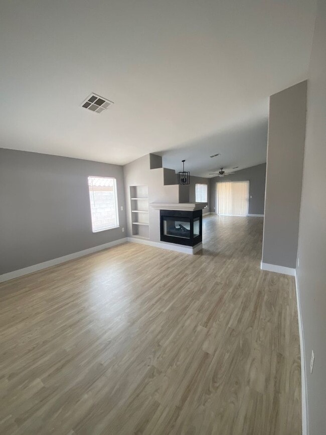 Building Photo - 127 Newburg Ave