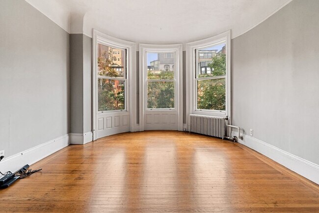 Building Photo - 259 Beacon St