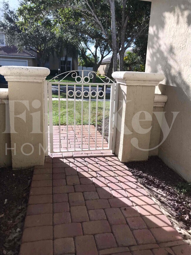 Building Photo - 2851 SW 193rd Terrace