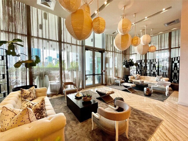 Building Photo - 2900 NE 7th Ave