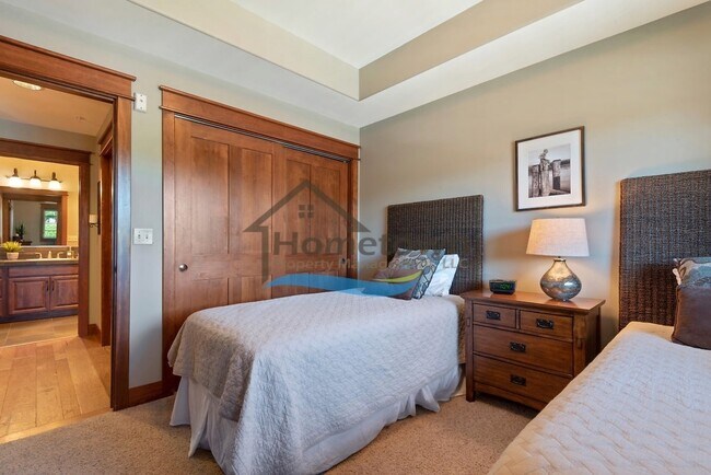 Building Photo - Two Bed, Two Bath Luxury Riverstone Condo!