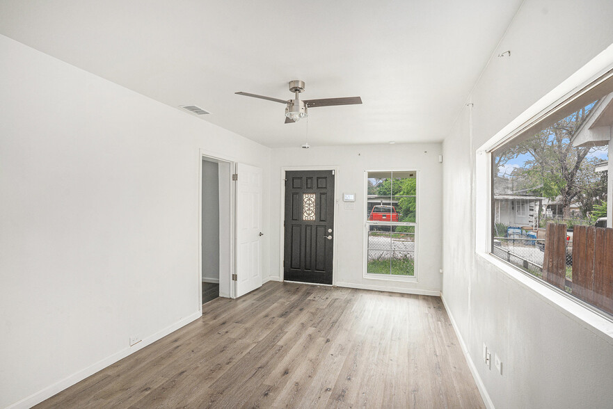Building Photo - 614 Torreon St