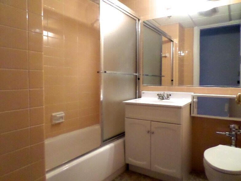 Building Photo - 62 Boylston St