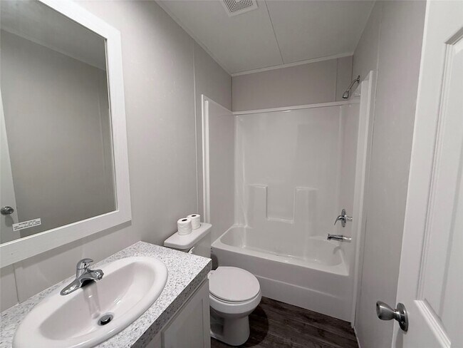 Building Photo - 1032 Meridian