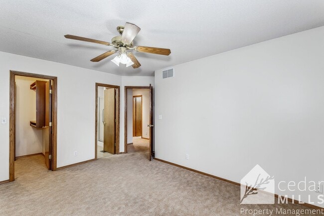 Building Photo - 3 Bed 3 Bath at Douglas and Maize!