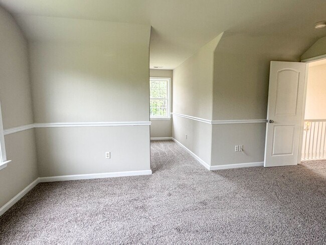 Building Photo - 14436 Sulphur Springs Terrace
