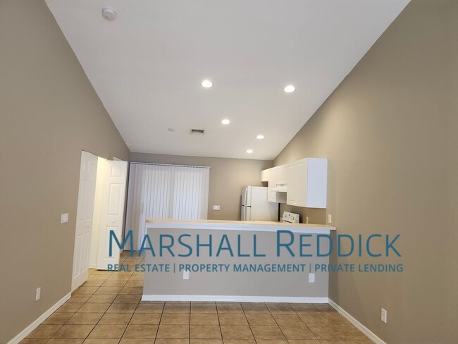 Building Photo - Cozy 3 bed 2 bath off Alabama